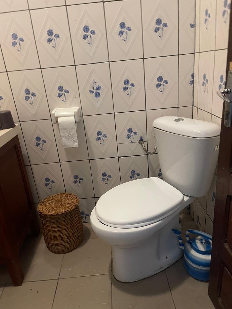 Chambre simple avec douche commune